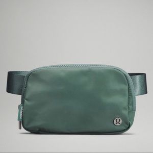 lululemon everywhere belt bag